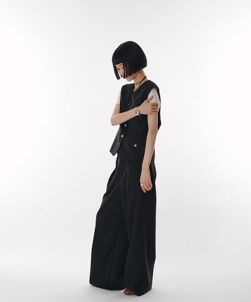 MUHET（ミュエータ）の「【set up可能】straight pants with belt / ベルト付きスラックスパンツ（スラックス・レディース・ベージュ/ブラック・SMALL/LARGE/MEDIUM）」の13枚目の写真