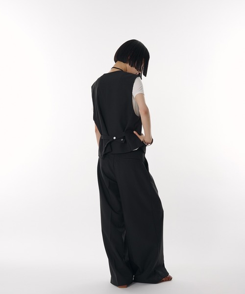 MUHET（ミュエータ）の「【set up可能】straight pants with belt / ベルト付きスラックスパンツ（スラックス・レディース・ベージュ/ブラック・SMALL/LARGE/MEDIUM）」の14枚目の写真