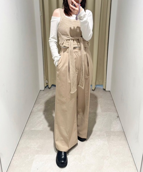 MUHET（ミュエータ）の「【set up可能】straight pants with belt / ベルト付きスラックスパンツ（スラックス・レディース・ベージュ/ブラック・SMALL/LARGE/MEDIUM）」の20枚目の写真