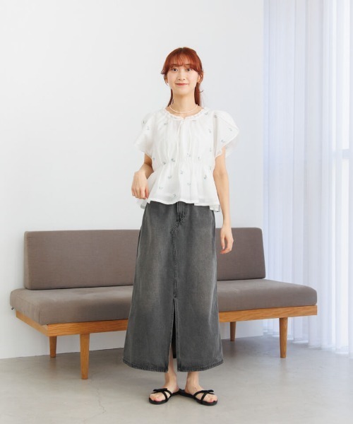 flower(フラワー)の「トゥインクルエンブロイダリーブラウス(シャツ/ブラウス・レディース・ブルー/ホワイト・FREE)」の5枚目の写真