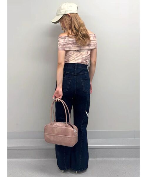 CALNAMUR（カルナムール）の「パールチェーンフレアデニム（デニムパンツ・レディース・ブラック/インディゴブルー・SMALL/MEDIUM）」の13枚目の写真