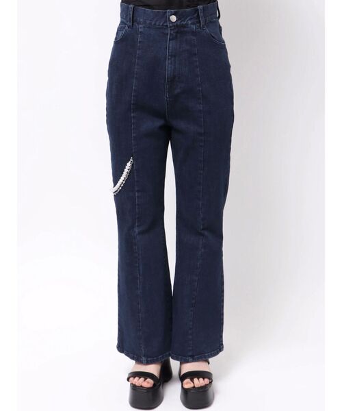 CALNAMUR（カルナムール）の「パールチェーンフレアデニム（デニムパンツ・レディース・ブラック/インディゴブルー・SMALL/MEDIUM）」の14枚目の写真