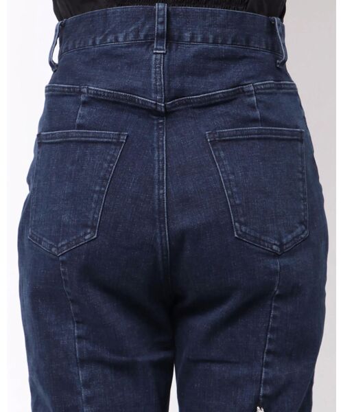 CALNAMUR（カルナムール）の「パールチェーンフレアデニム（デニムパンツ・レディース・ブラック/インディゴブルー・SMALL/MEDIUM）」の17枚目の写真