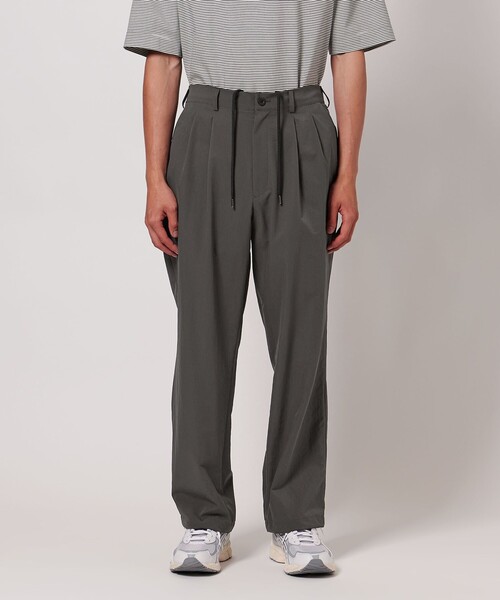 UNITED ARROWS(ユナイテッドアローズ)の「DotAir ドットエア ハーフギャザー ヘムコード 2プリーツパンツ ‐吸水速乾 ストレッチ‐(その他パンツ・メンズ・ダークグレー/ブラック・XL/L/S/M)」の8枚目の写真
