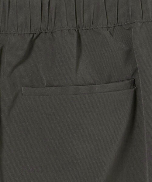 UNITED ARROWS(ユナイテッドアローズ)の「DotAir ドットエア ハーフギャザー ヘムコード 2プリーツパンツ ‐吸水速乾 ストレッチ‐(その他パンツ・メンズ・ダークグレー/ブラック・XL/L/S/M)」の15枚目の写真