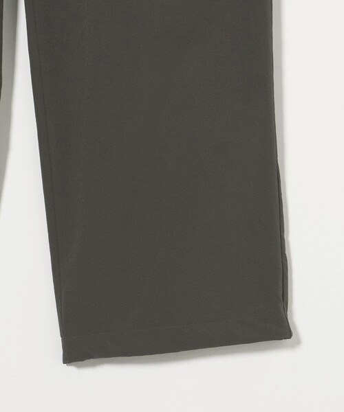 UNITED ARROWS(ユナイテッドアローズ)の「DotAir ドットエア ハーフギャザー ヘムコード 2プリーツパンツ ‐吸水速乾 ストレッチ‐(その他パンツ・メンズ・ダークグレー/ブラック・XL/L/S/M)」の17枚目の写真