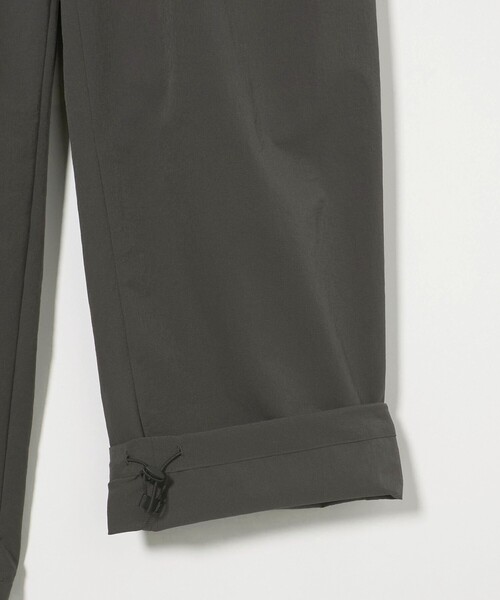 UNITED ARROWS(ユナイテッドアローズ)の「DotAir ドットエア ハーフギャザー ヘムコード 2プリーツパンツ ‐吸水速乾 ストレッチ‐(その他パンツ・メンズ・ダークグレー/ブラック・XL/L/S/M)」の18枚目の写真
