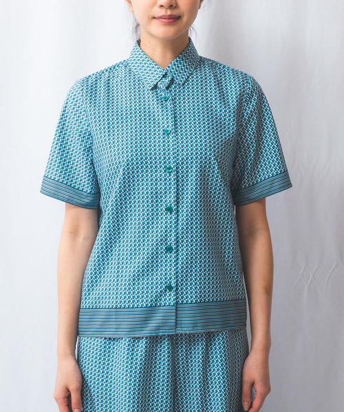 NARACAMICIE(ナラカミーチェ)の「【NARACAMICIE】【セットアップ対応】幾何柄ボウタイ半袖ブラウス(シャツ/ブラウス・レディース・グレー/グリーン・XXL/XL/M/S/L)」の5枚目の写真