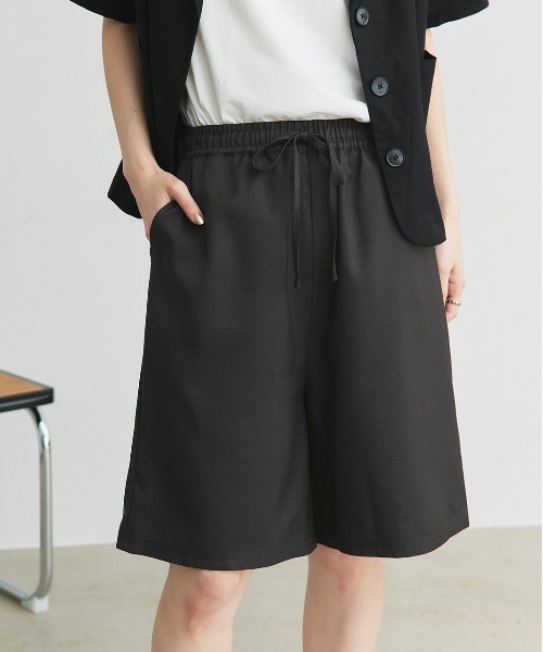 ad thie（アドティエ）の「リラックス イージーハーフパンツ（その他パンツ・レディース・ダークブラウン/チャコール/グレー/ブラック/グレー系その他・FREE）」の2枚目の写真