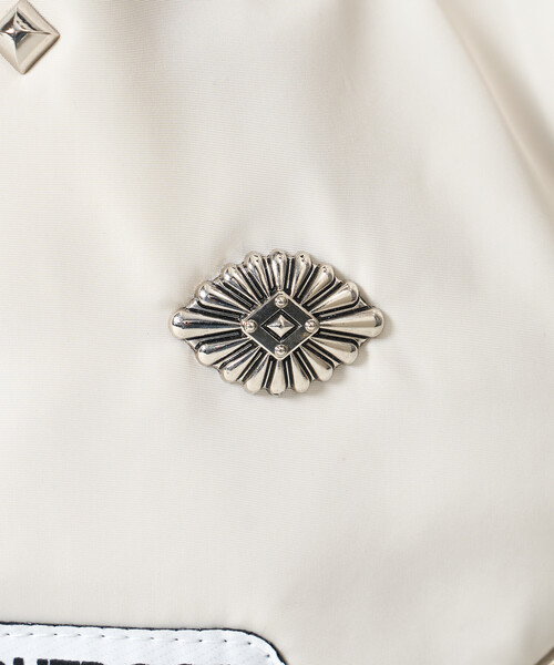 FREAK'S STORE（フリークスストア）の「OUTDOOR PRODUCTS × FREAK'S STORE/アウトドアプロダクツ 別注 2WAY コンチョ 持ち手付き巾着バッグ/ショルダーバッグ（ショルダーバッグ・レディース・ブラック/ブラウン/ナチュラル・ONE SIZE）」の21枚目の写真