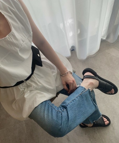 ISOOK（アイスー）の「スエードポーチベルト(kiharu select) / ウエストポーチ 細ベルト ミニバッグ 合皮 合成皮革 ブラウン ブラック 茶 黒（ベルト・レディース・ブラック/ブラウン・FREE）」の8枚目の写真