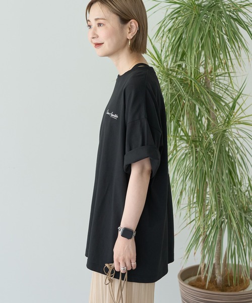 AMERICAN HOLIC(アメリカンホリック)の「ワントーンロゴプリントTシャツ(Tシャツ/カットソー・レディース・アイボリー/ブラック/オフホワイト・FREE)」の6枚目の写真