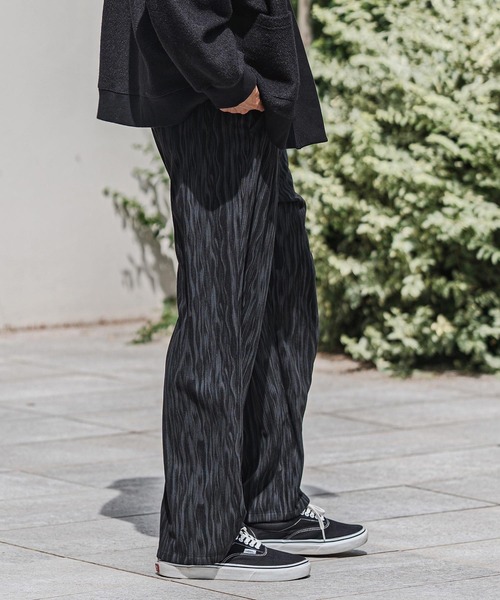 CAMBIO(カンビオ)の「mp13916-Spotted Print Corduroy Tuck Pants コーデュロイパンツ(その他パンツ・メンズ・ブラック/カーキ/グレイッシュベージュ・S/M/L)」の5枚目の写真