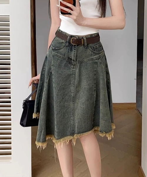 meJane（ミージェーン）の「裾フリンジ アシンメトリー デニムスカート（デニムスカート・レディース・ブルー・S/M/L）」の2枚目の写真