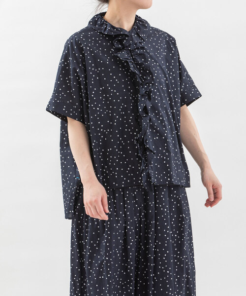 nop de nod（ノップドゥノッド）の「ローンフリルブラウス（シャツ/ブラウス・レディース・オフホワイト/スミクロ/ネイビー/ブラック・M）」の4枚目の写真
