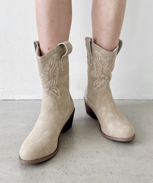 ジャスティン　クリーム色　ホワイト　刺繍　レザーウエスタンブーツ　USA製 ジャスティン クリーム色 ホワイト 刺繍 レザーウエスタンブーツ USA製