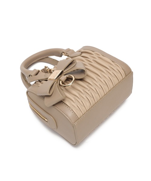 dazzlin（ダズリン）の「【dazzlin/ダズリン】リボンチャーム付 ギャザーシャーリングミニボストンバッグ（ボストンバッグ・レディース・ブラック/ベージュ/アイボリー・FREE）」の15枚目の写真