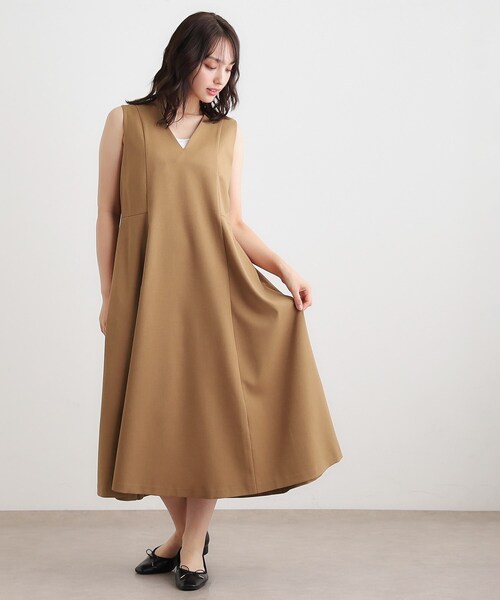 LAURA ASHLEY(ローラアシュレイ)の「【ツイルストレッチ/洗える】Vネックフレアジャンスカ(ワンピース・レディース・ブラウン系その他2/ネイビー・38)」の4枚目の写真