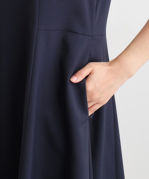 LAURA ASHLEY(ローラアシュレイ)の「【ツイルストレッチ/洗える】Vネックフレアジャンスカ(ワンピース・レディース・ブラウン系その他2/ネイビー・38)」の17枚目の写真
