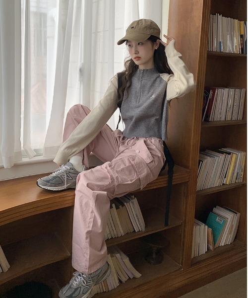 SHEPP（シープ）の「ロゴ刺繍バイカラーハーフジップニット（ニット/セーター・レディース・ブラック/グレー・F）」の8枚目の写真
