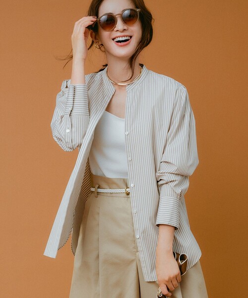 23区 L(ニジュウサンクオオキイサイズ)の「CANCLINI デザイン シャツ(シャツ/ブラウス・レディース・ブルー系1/ブラウン系1/ホワイト系・50/44/46/48)」の2枚目の写真