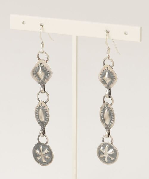 SAWINTO（ソイント）の「INDIAN JEWELRY - PIERCE 99（ピアス（両耳用）・メンズ・シルバー系2/シルバー系1・ONE SIZE）」の2枚目の写真