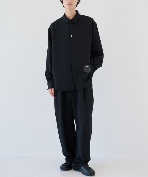 CULLNI（クルニ）の「【CULLNI】別注 Minimal Pocket L/S PLEATS SHIRTS（シャツ/ブラウス・メンズ・ブラウン/ブラック/ダークグレー・1/2）」の4枚目の写真
