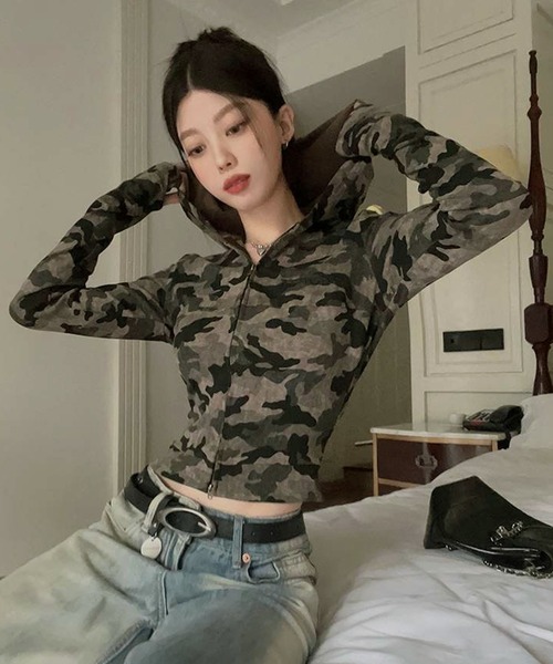 VIBGYOR(ヴィブジョー)の「カモフラ柄フィットフードトップス/Y2K韓国ストリート ショート(CZ)(パーカー・レディース・カモフラージュ・MEDIUM/LARGE)」の5枚目の写真