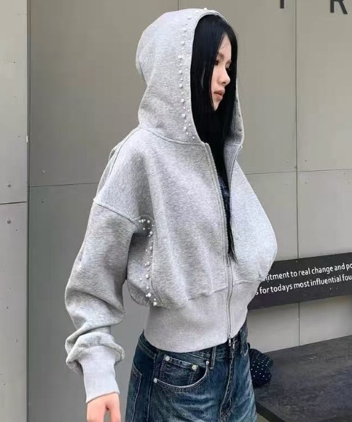 AsRiRe(アスリレイ)の「パール付きパーカー(パーカー・レディース・ブラック/グレー・M)」の2枚目の写真