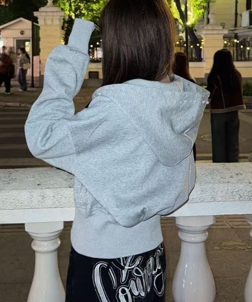 AsRiRe(アスリレイ)の「パール付きパーカー(パーカー・レディース・ブラック/グレー・M)」の11枚目の写真
