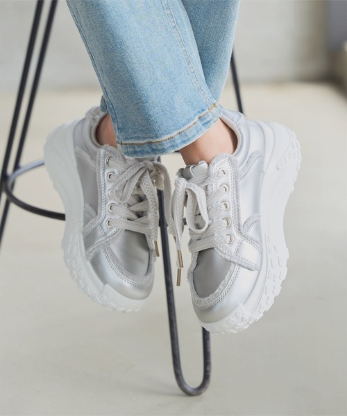 KOBE LETTUCE（コウベレタス）の「フリンジ厚底スニーカー（スニーカー・レディース・ブラック/シルバー/ホワイト・L/LL/M/S）」の3枚目の写真