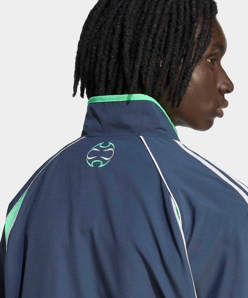 adidas（アディダス）の「チームガイスト アディカラー トラックトップ