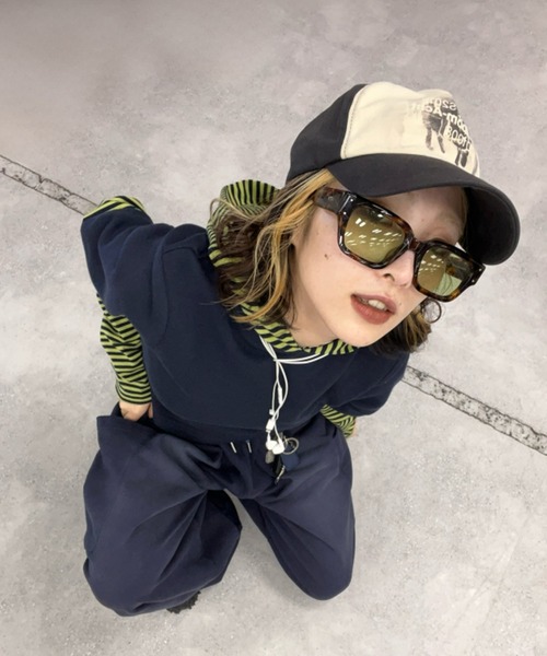 JEANASIS（ジーナシス）の「【25quee】ボーダーレイヤードフーディ/594907（パーカー・レディース・レッド系その他/グレー系その他/ネイビー系・FREE）」の4枚目の写真