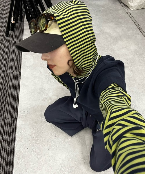 JEANASIS（ジーナシス）の「【25quee】ボーダーレイヤードフーディ/594907（パーカー・レディース・レッド系その他/グレー系その他/ネイビー系・FREE）」の6枚目の写真