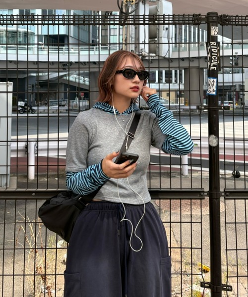 JEANASIS（ジーナシス）の「【25quee】ボーダーレイヤードフーディ/594907（パーカー・レディース・レッド系その他/グレー系その他/ネイビー系・FREE）」の21枚目の写真