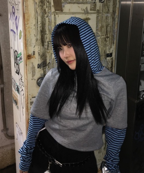 JEANASIS（ジーナシス）の「【25quee】ボーダーレイヤードフーディ/594907（パーカー・レディース・レッド系その他/グレー系その他/ネイビー系・FREE）」の19枚目の写真