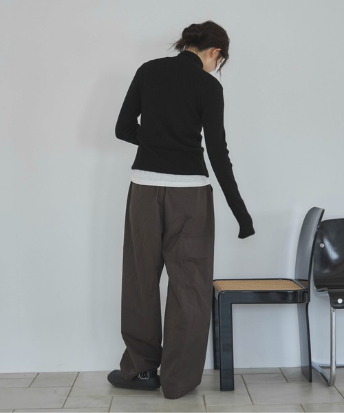 feepur（フェピュール）の「【ハンドウォッシャブル】ベーシックハイネックニット（ニット/セーター・レディース・アイボリー/ブラック/杢グレー/ブラウン・MEDIUM）」の17枚目の写真