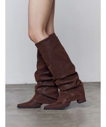EMODA（エモダ）の「ポインテッドカバーブーツ（ブーツ）」