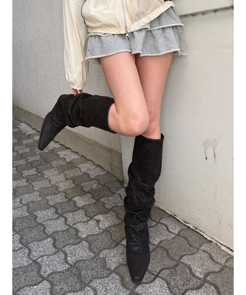 EMODA（エモダ）の「ポインテッドカバーブーツ（ブーツ・レディース・ブラウン/ブラック・SMALL/MEDIUM/LARGE）」の4枚目の写真