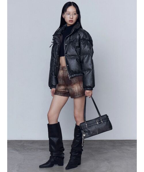 EMODA（エモダ）の「ポインテッドカバーブーツ（ブーツ・レディース・ブラウン/ブラック・SMALL/MEDIUM/LARGE）」の10枚目の写真