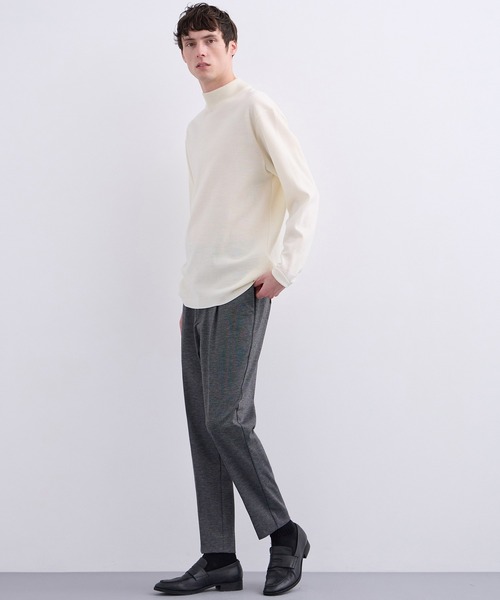UNITED TOKYO（ユナイテッドトウキョウ）の「【残りわずか】18Gウールミラノリブモックネックニット　｜毛玉防止｜ウール100％｜ウォッシャブル｜ロングシーズン｜コート｜インナー｜ハイネック｜ウールニット（ニット/セーター・メンズ・モカ/オフホワイト/ブラック/ライトグレー/ダークブラウン・1/2/3）」の9枚目の写真