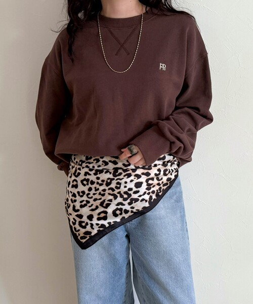 fredy emue（フレディエミュ）の「縁取りプリントスカーフ（バンダナ/スカーフ・レディース・ブルー系その他7/ホワイト系その他5/ブラウン系その他・FREE）」の8枚目の写真