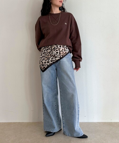 fredy emue（フレディエミュ）の「縁取りプリントスカーフ（バンダナ/スカーフ・レディース・ブルー系その他7/ホワイト系その他5/ブラウン系その他・FREE）」の9枚目の写真