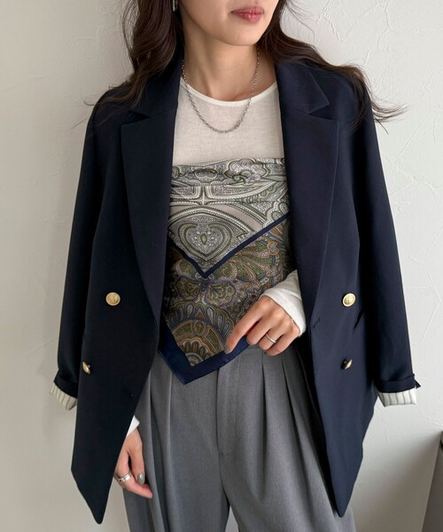 fredy emue（フレディエミュ）の「縁取りプリントスカーフ（バンダナ/スカーフ・レディース・ブルー系その他7/ホワイト系その他5/ブラウン系その他・FREE）」の10枚目の写真