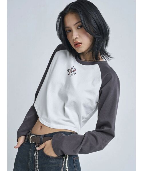 EMODA（エモダ）の「【野性爆弾 くっきー！× EMODA】RAGLAN LT（Tシャツ/カットソー・レディース・グレー/ブルー・SMALL/MEDIUM）」の2枚目の写真