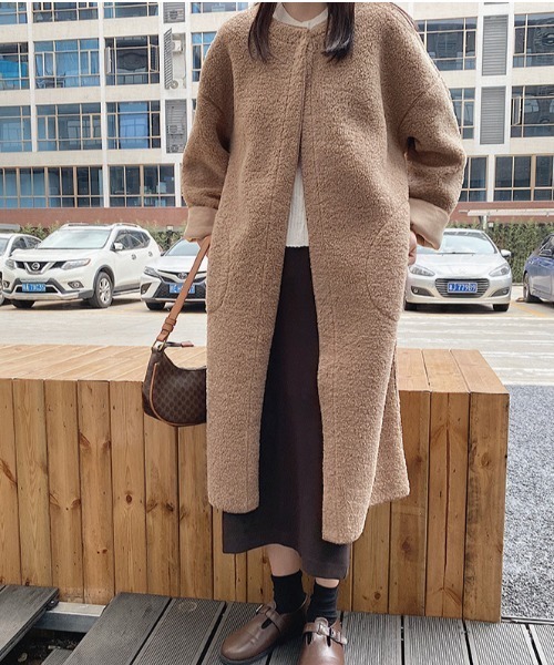 FREE STYLISTS(フリー スタイリスト)の「YUGA_YGMC Boa material collarless mid-length coat(モッズコート・レディース・ブラウン/ベージュ・FREE)」の17枚目の写真