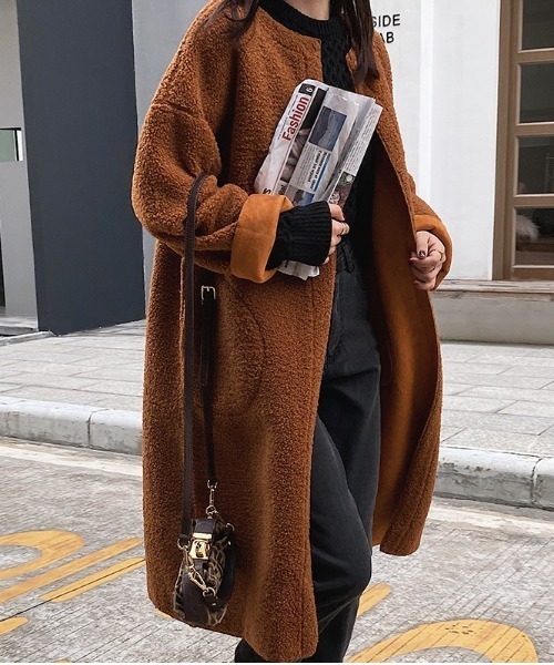 FREE STYLISTS(フリー スタイリスト)の「YUGA_YGMC Boa material collarless mid-length coat(モッズコート・レディース・ブラウン/ベージュ・FREE)」の12枚目の写真
