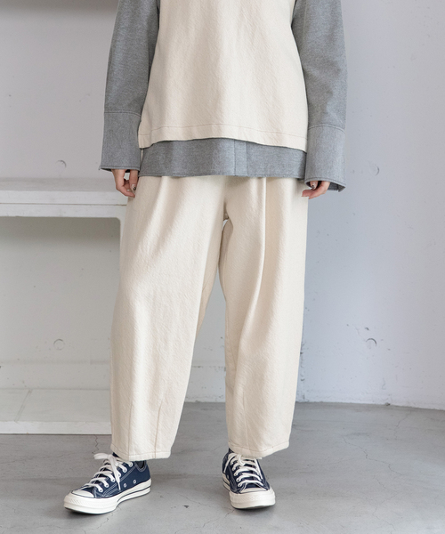 POU DOU DOU(プードゥドゥ)の「2タックカーブパンツ(その他パンツ・レディース・インディゴブルー/キナリ・M)」の1枚目の写真