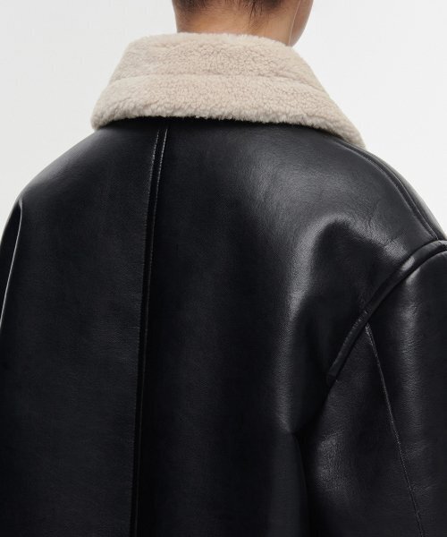 MUSINSA STANDARD WOMAN（ムシンサスタンダードウーマン）の「ウィメンズ シンセティックレザー シアリングジャケット [ブラック]（ムートンコート・レディース・その他・SMALL/MEDIUM）」の18枚目の写真