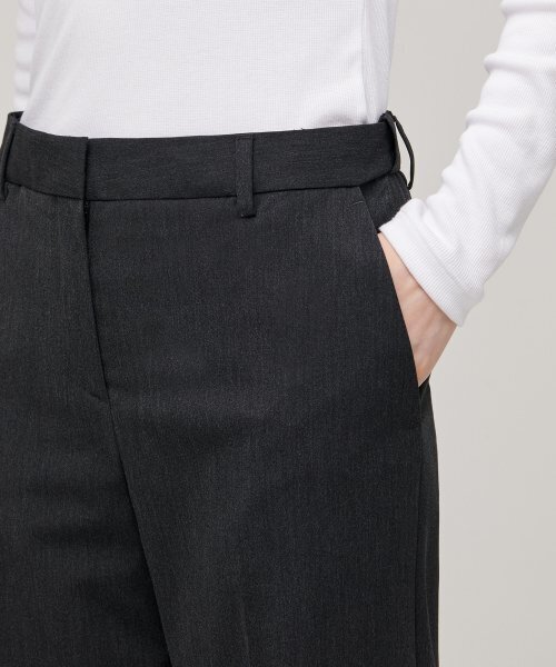 MUSINSA STANDARD WOMAN（ムシンサスタンダードウーマン）の「レディース軽量ストレート隠しバンディングスラックス[チャコールグレー]（スラックス・レディース・その他・24/25/34/32/30/31/26/27/28/29）」の7枚目の写真